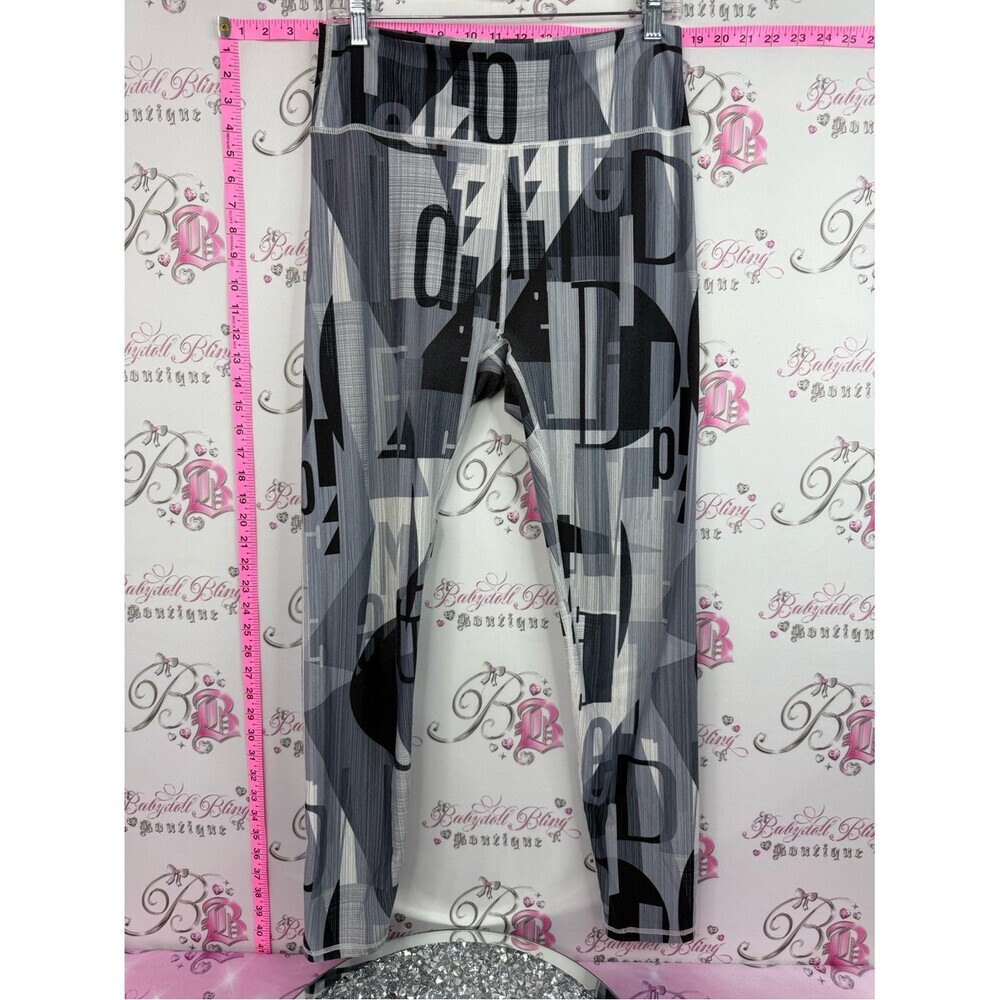 Fabletics Gray and Black Graphic Print Leggings